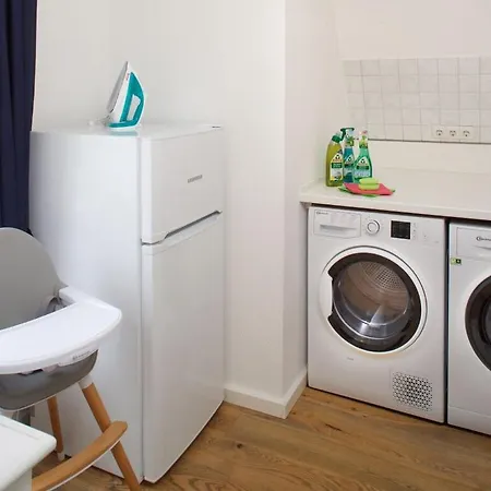 Penthuus Modern Retreat *