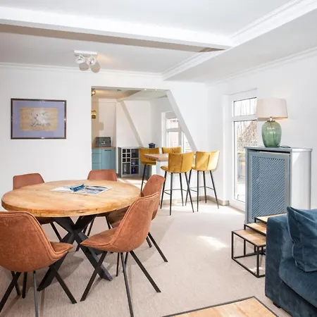 Penthuus Modern Retreat